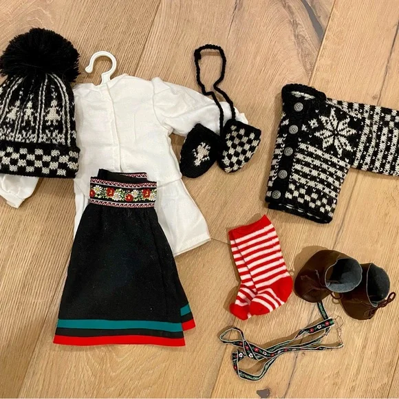 American Girl Kirsten Doll with Multiple outfits, accessories… - Picture 7 of 11